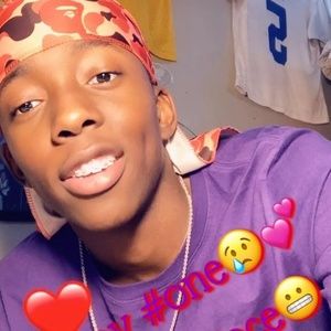 Meet your Posher, Emmanuel